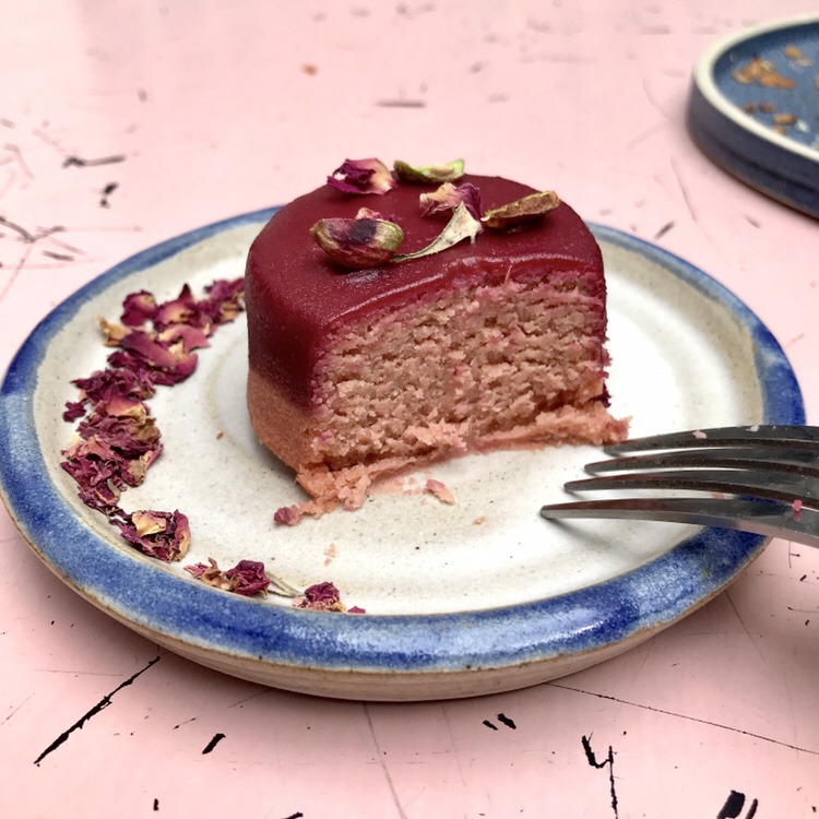 Pistachio & Rose cake