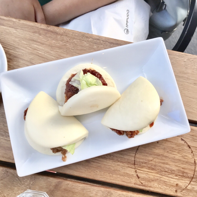 pork, chicken and veggie buns