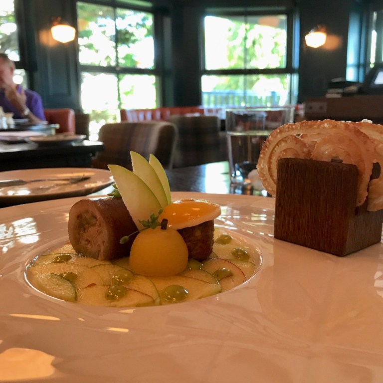 Braised Suckling Pigs Trotter