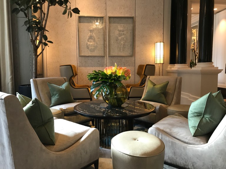 Mandarin Hotel Lounge