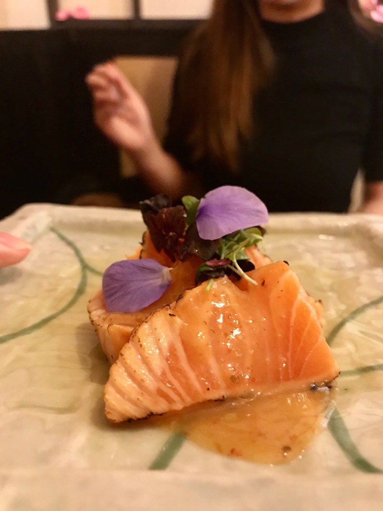 Seared salmon sashimi