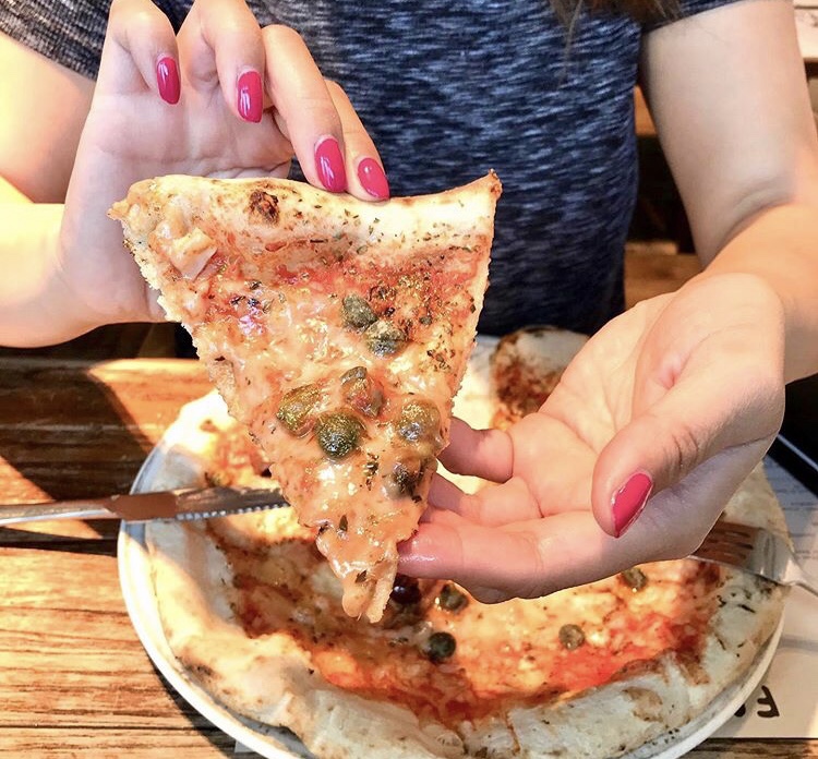Organic tomato, garlic, oregano, capers, Kalamata black olives, Cantabrian anchovies & British mozzarella